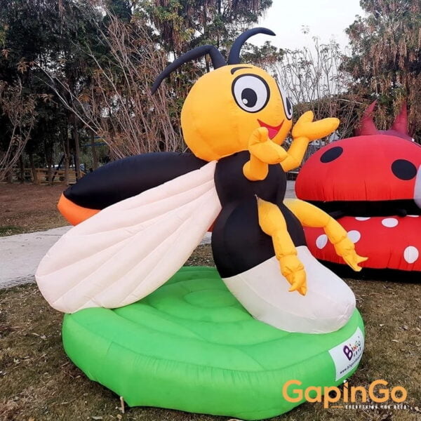 Customized 2.7x3 Meters Inflatable Firefly Decorations Inflated Cartoon Toys for Party Home Yard Decoration