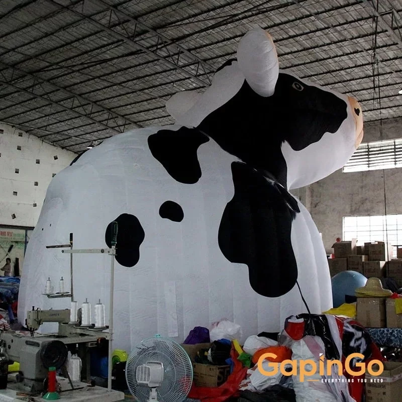Animal Cartoon Model 6x5x6 Meters Inflatable Milk Cow Tunnel Tent With Custom Logo